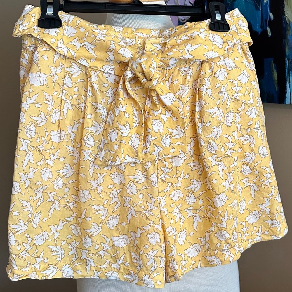 CeCe Yellow Floral Linen Blend Shorts Size Small